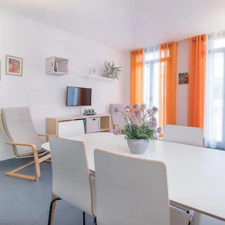 Hogar Vera Apartments&bikes アパート バレンシア