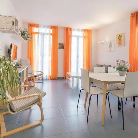 Hogar Vera Apartments&bikes アパート