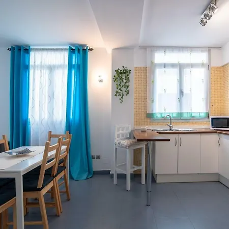 Hogar Vera Apartments&bikes アパート